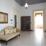 Frühstückspension Palazzo Scarciglia - Dimora D'epoca *