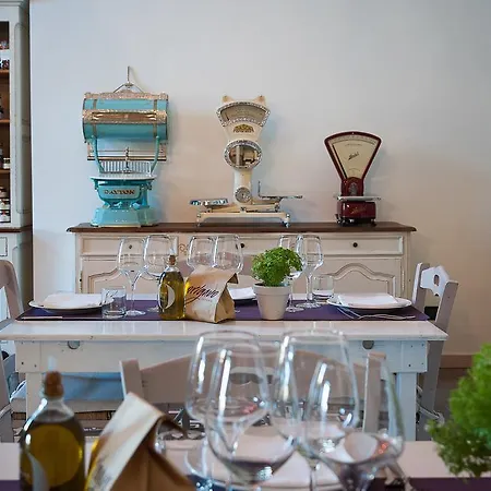 Palazzo Scarciglia - Dimora D'epoca Bed & Breakfast *