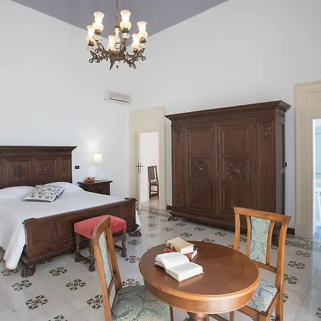 Bed & Breakfast Palazzo Scarciglia - Dimora D'epoca *