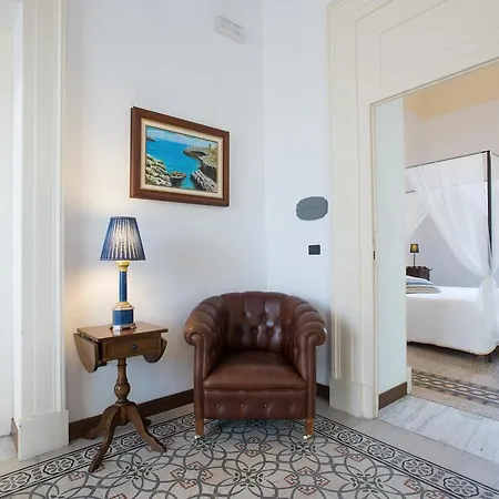 Palazzo Scarciglia - Dimora D'epoca Bed & Breakfast *