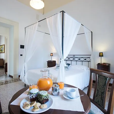 Palazzo Scarciglia - Dimora D'epoca Bed & Breakfast *