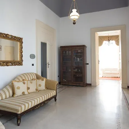 Nocleg ze śniadaniem Palazzo Scarciglia - Dimora D'epoca *