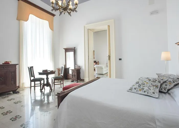Bed & Breakfast Palazzo Scarciglia - Dimora D'epoca *