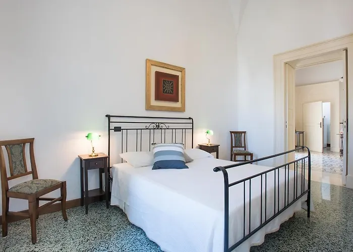 Bed & Breakfast Palazzo Scarciglia - Dimora D'epoca *