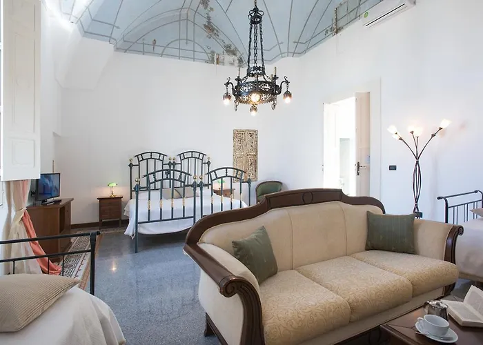 Palazzo Scarciglia - Dimora D'epoca Bed & Breakfast *