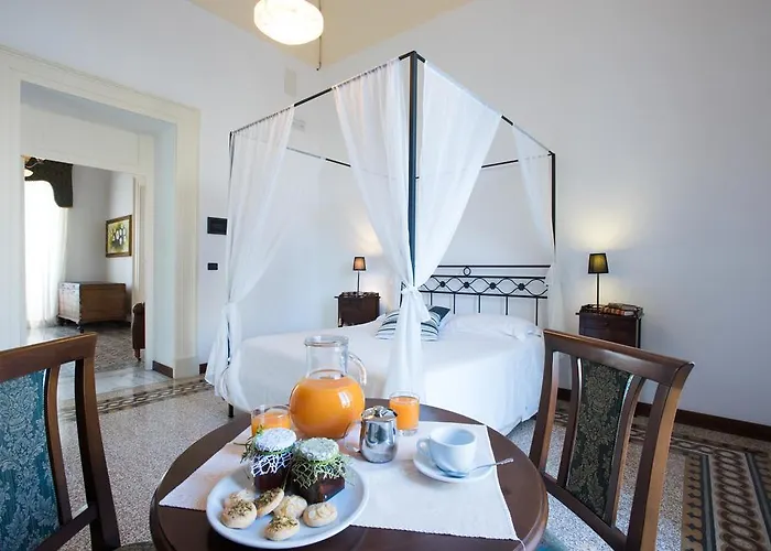 Palazzo Scarciglia - Dimora D'epoca Bed & Breakfast *